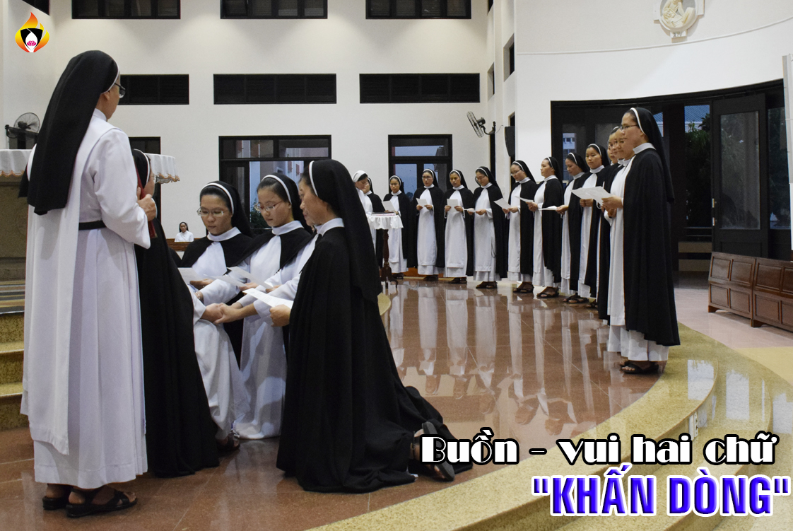 Buồn vui hai chữ: KHẤN DÒNG