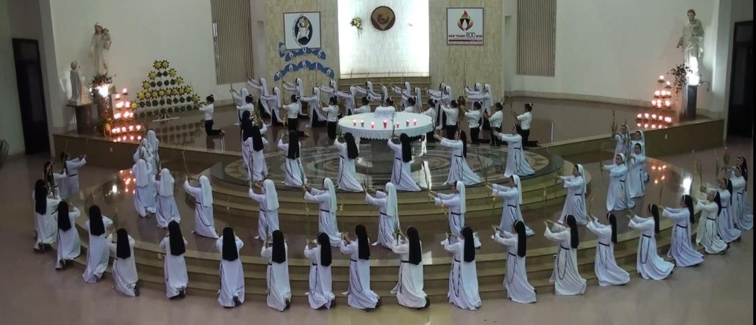 Video - Dâng hoa - Mẹ MARIA, Mẹ của LÒNG THƯƠNG XÓT