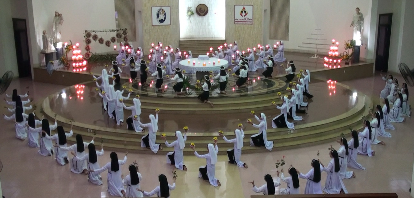 Video - Dâng hoa cuối tháng - Mẹ của lòng xót thương - Mẹ của chúng con
