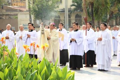 Thánh Lễ Truyền Dầu tại Vương Cung Thánh Đường Thánh Phêrô, Vatican.