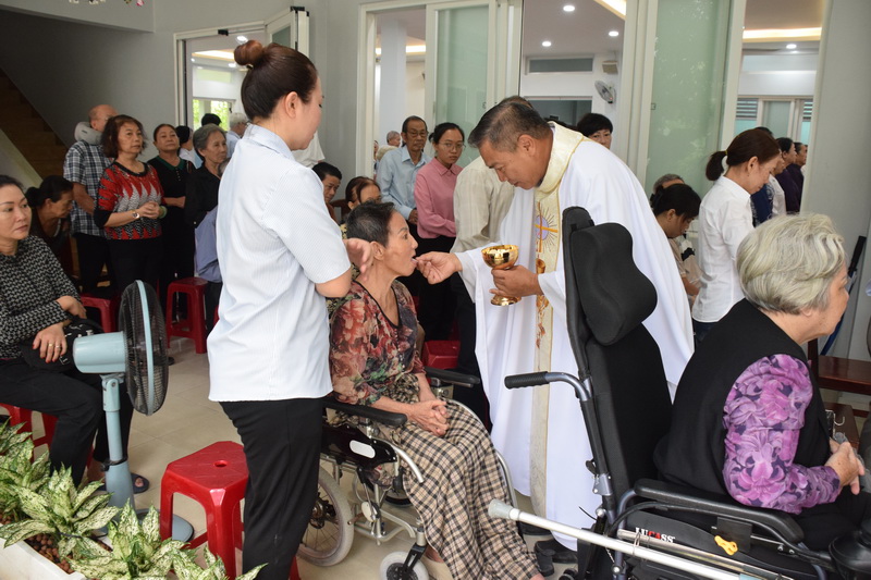 Dòng Nữ Đa Minh Rosa Lima: Phòng khám Martio mừng Lễ Thánh Martino bổn mạng – 2025